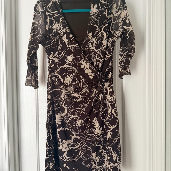 BCBGMaxAzria Dresses & Skirts - BCBGMaxAzria Brown and Cream Floral Wrap Dress